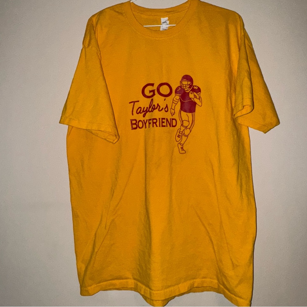 Travis Kelce Taylor Swift Kansas City Chiefs ‘go Taylor’s boyfriend’ NFL shirt